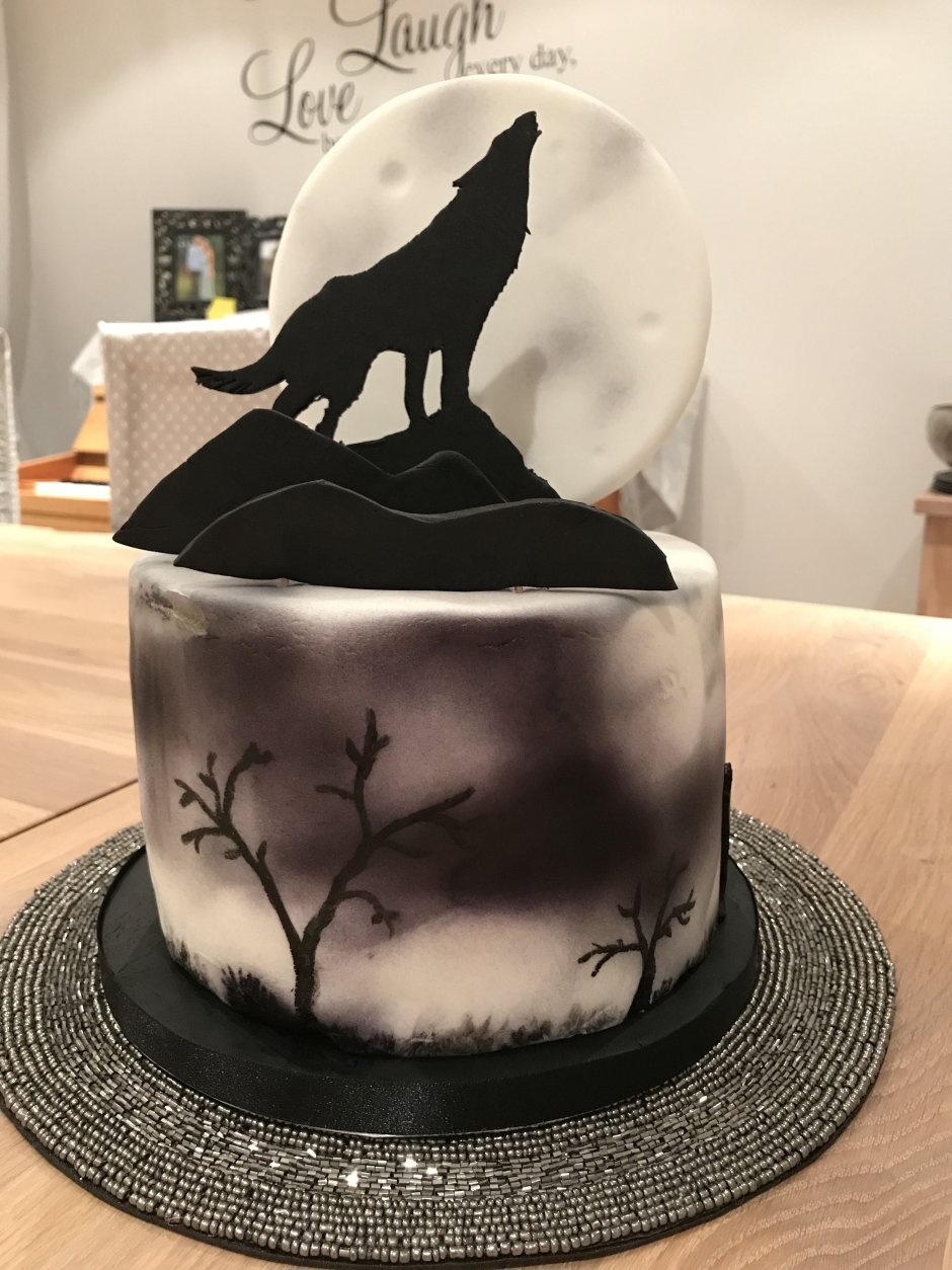 Торт на день рождения с волком