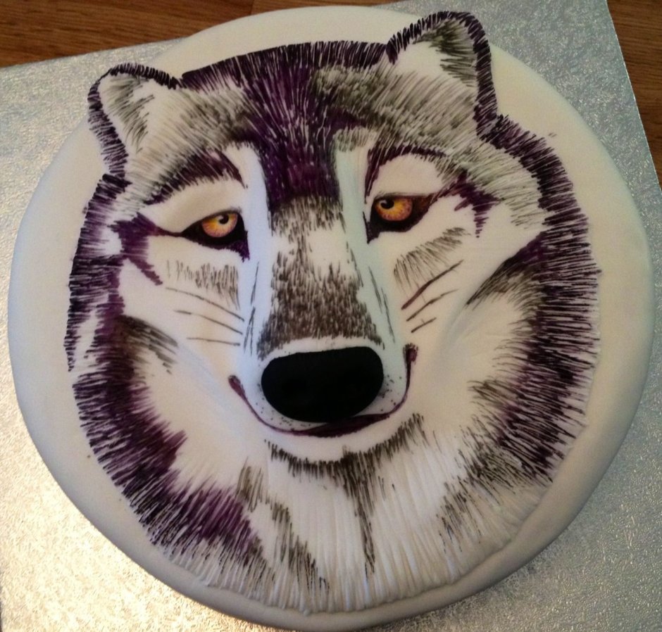 Торт в виде волка на день рождения