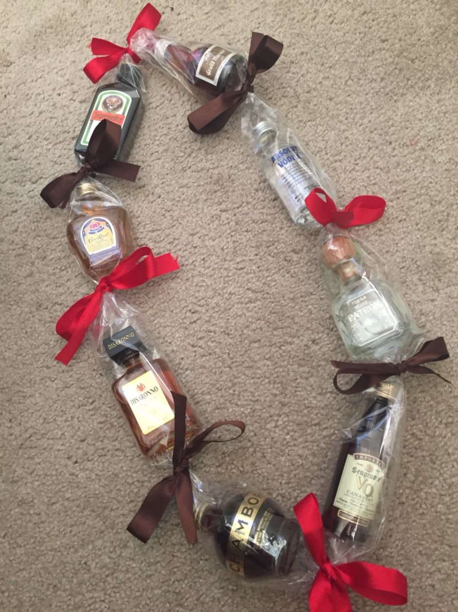 Подарки с мини бутылочками алкоголя