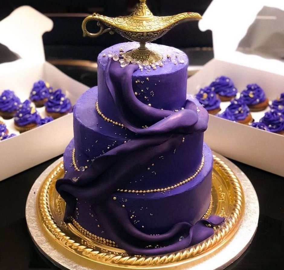 Торт в фиолетовых тонах