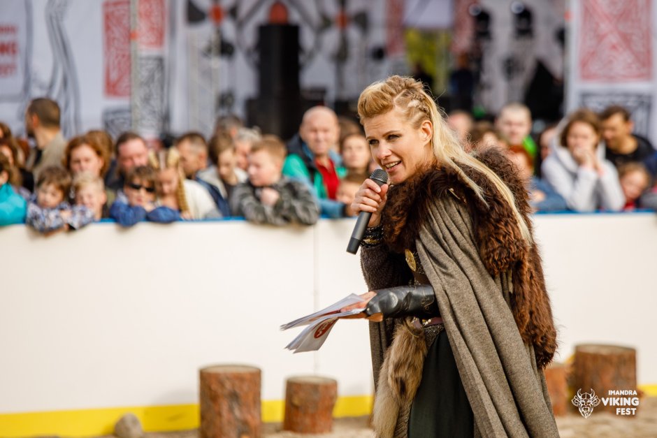 Бугурты викингов на фестивале