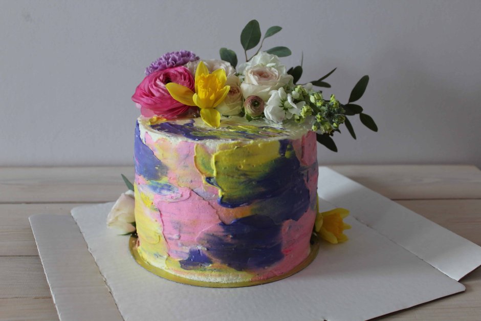 Радужный кремовый торт