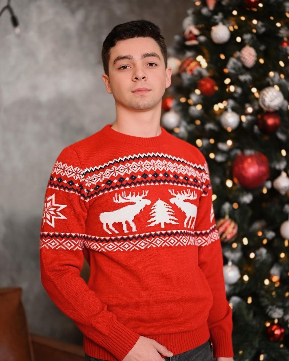 Пуловер новогодний мужской