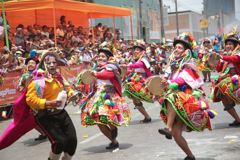 Перу столица карнавал