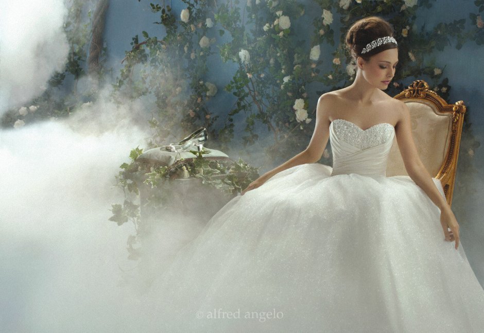 Свадебное платье в стиле Золушки