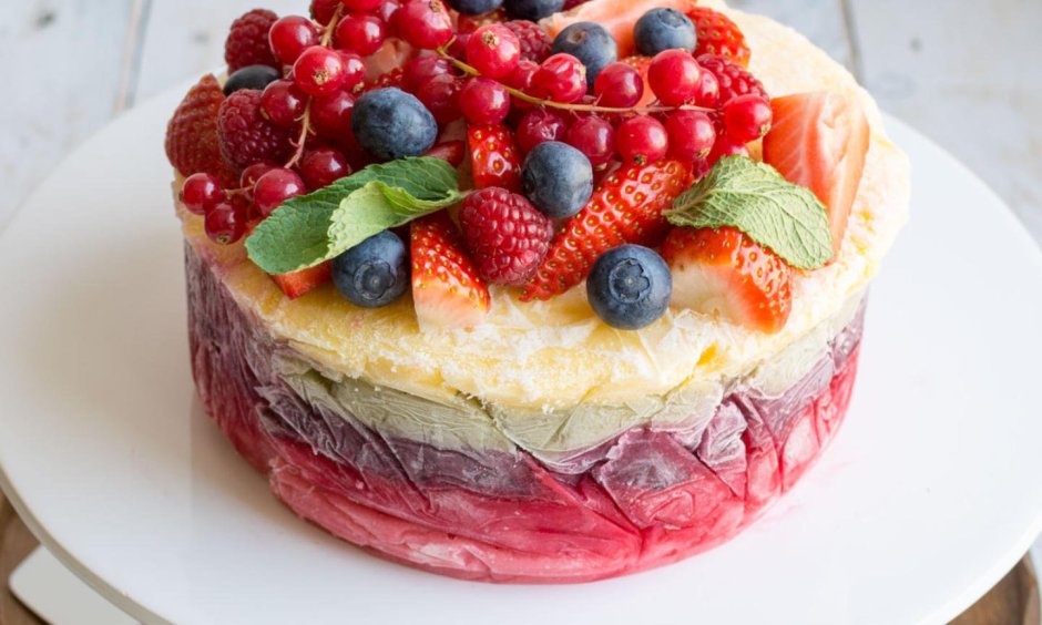 Йогуртовый торт с фруктами