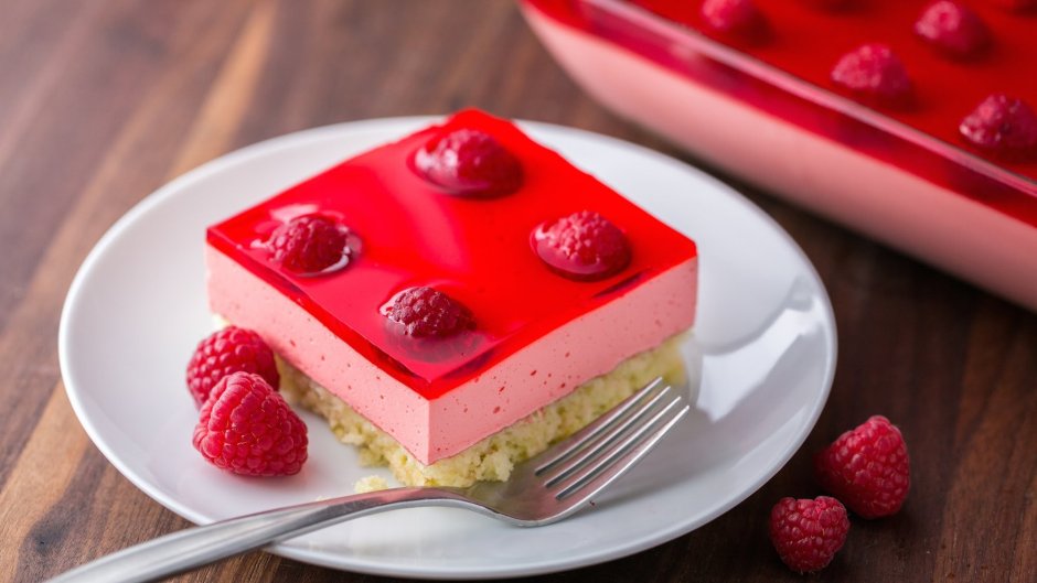 Raspberry torte