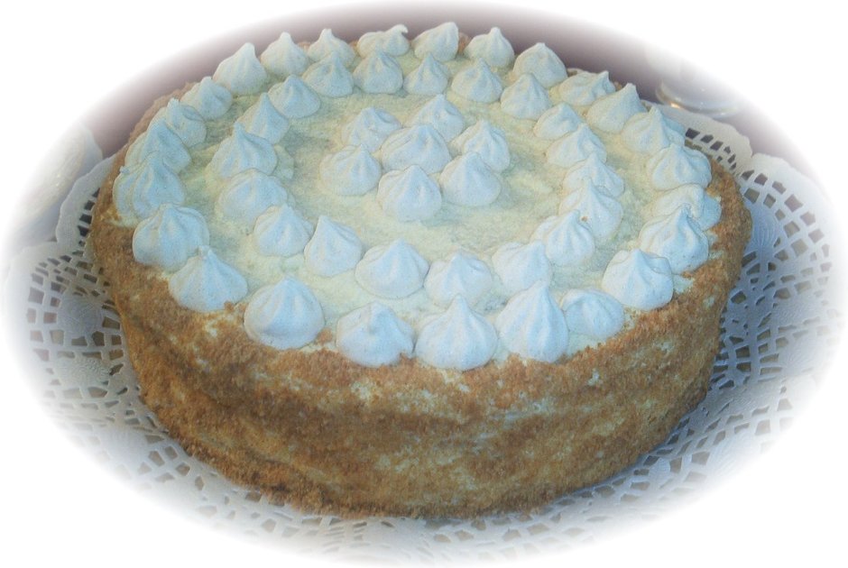 Украшение торта белковым кремом