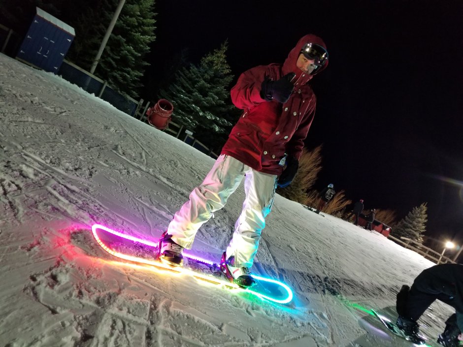 Сноуборд с подсветкой
