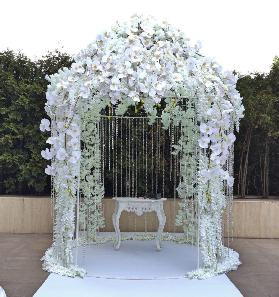 Свадебная арка из орхидей