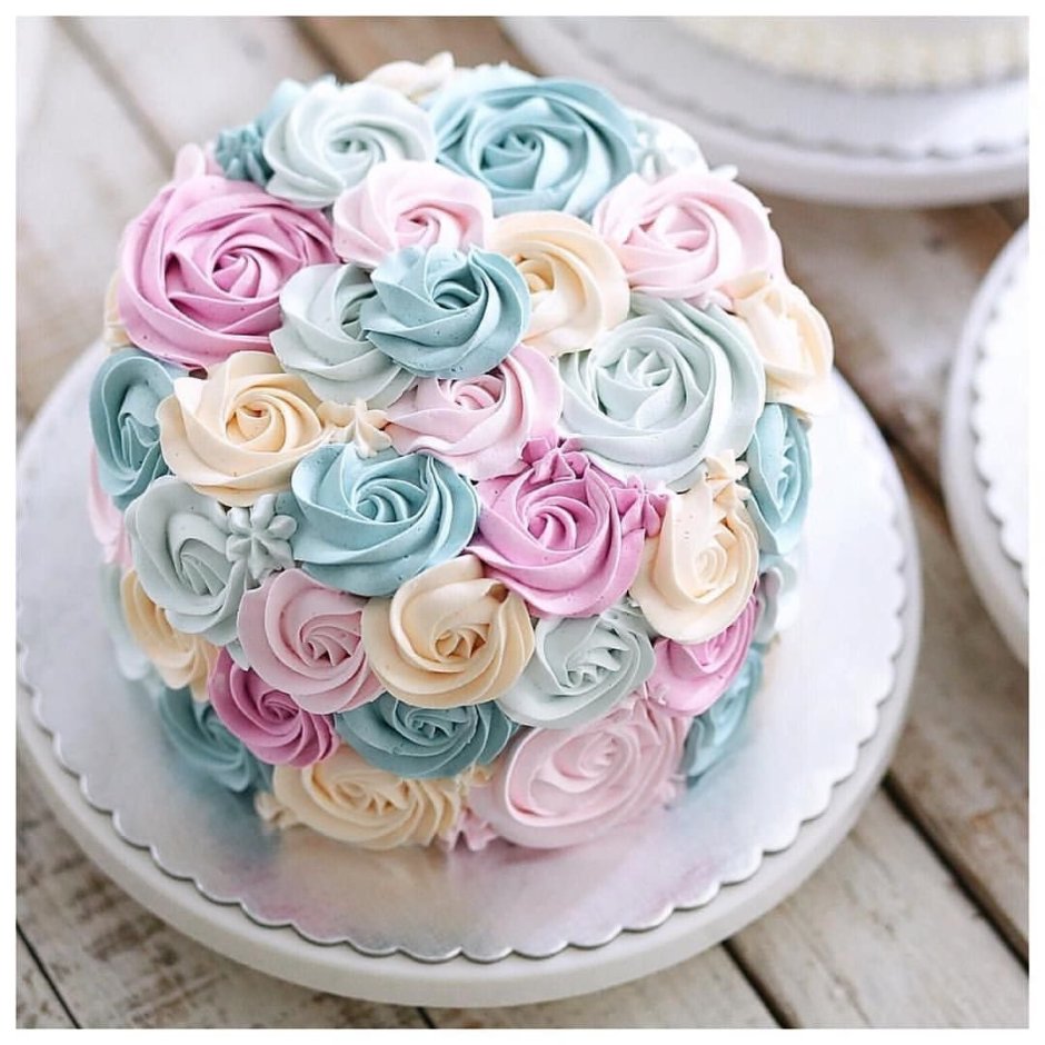 Торт с розами из крема на день рождения женщине