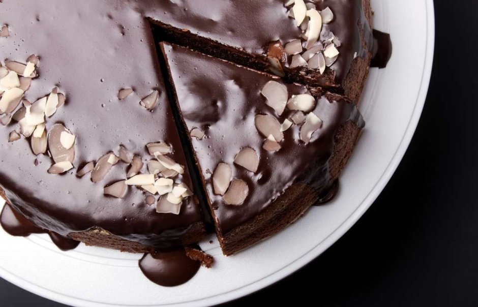 Шоколадно марципановый торт