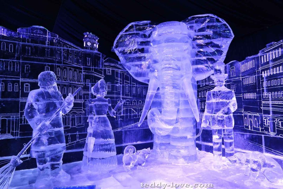 Ледяные скульптуры в Якутии