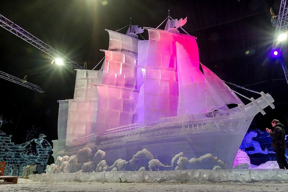 Фестиваль ледовых скульптур в Петропавловской крепости