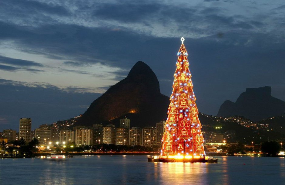 Плавучая елка в Рио де Жанейро