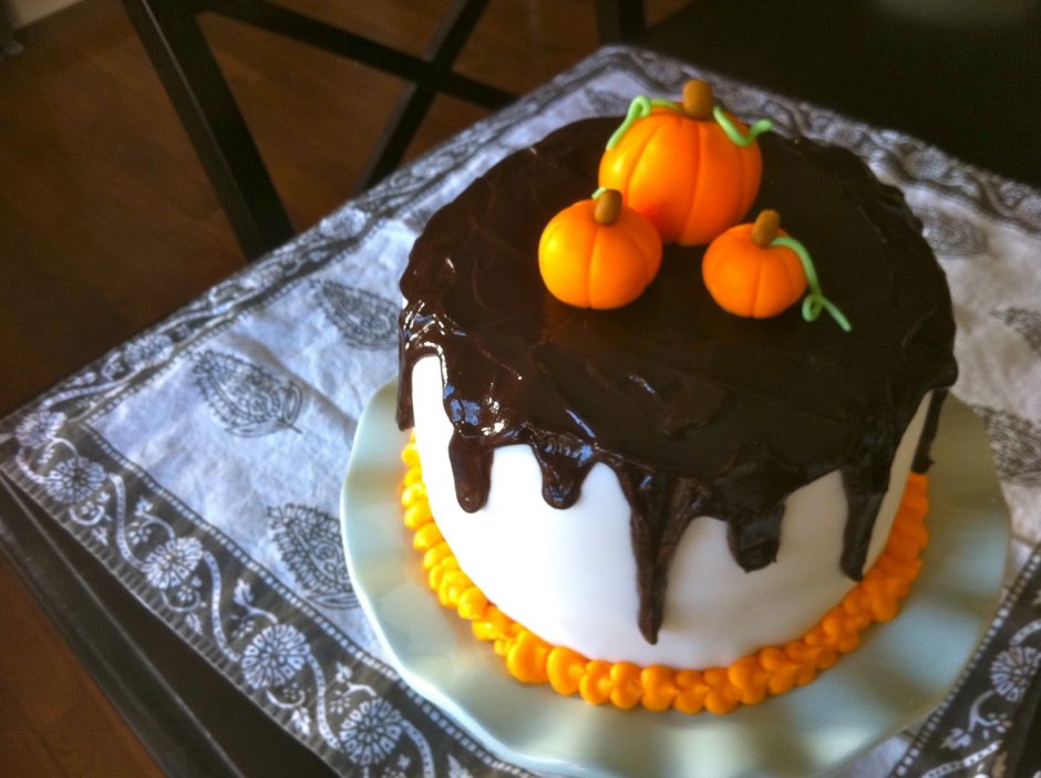 Шоколадное пирожное Хэллоуин бесплатно