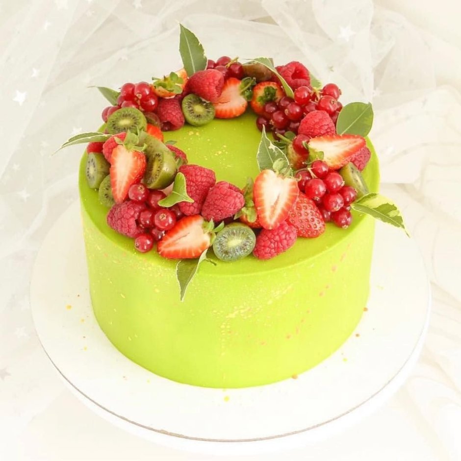Тортики с цветами и фруктами
