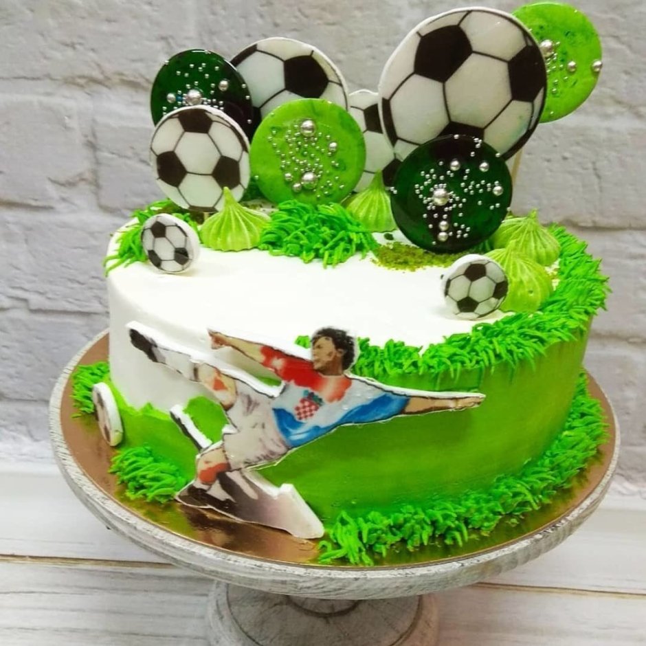 Торт футбол с пряниками