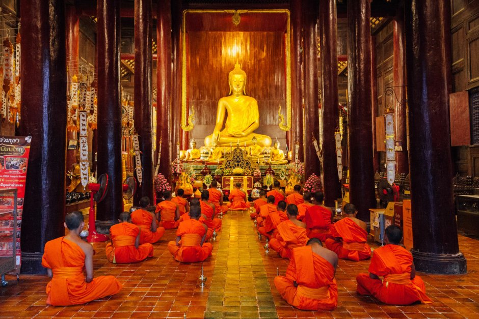 Будда Пурнима буддийские монахи