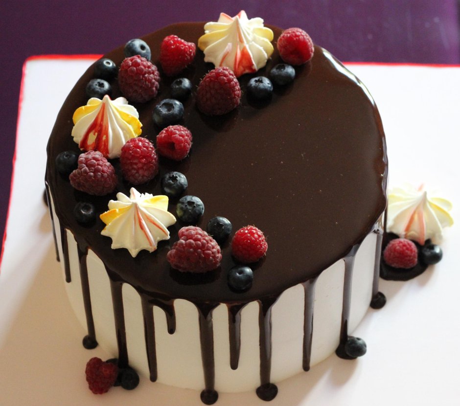Шоколадный торт магазинный