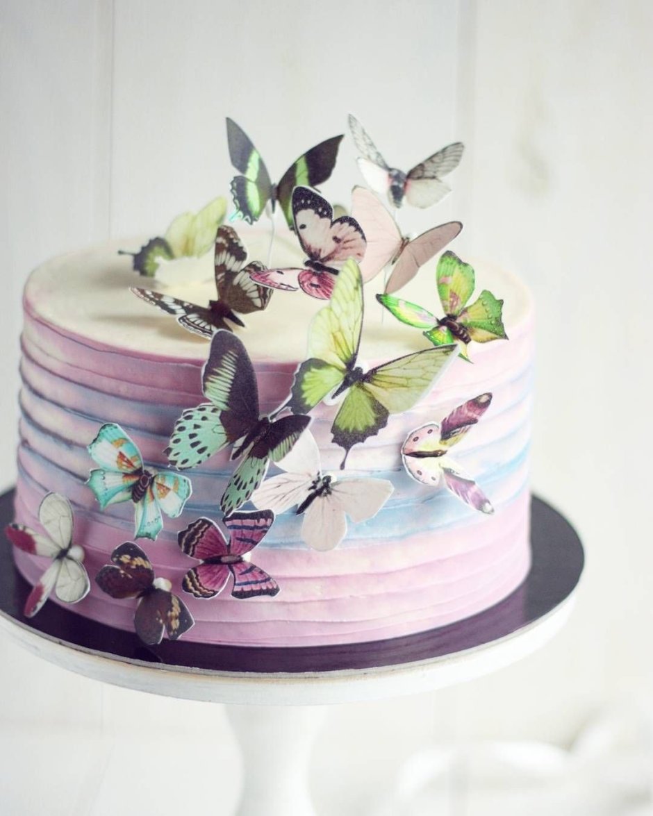 Декор торта для женщины с бабочками