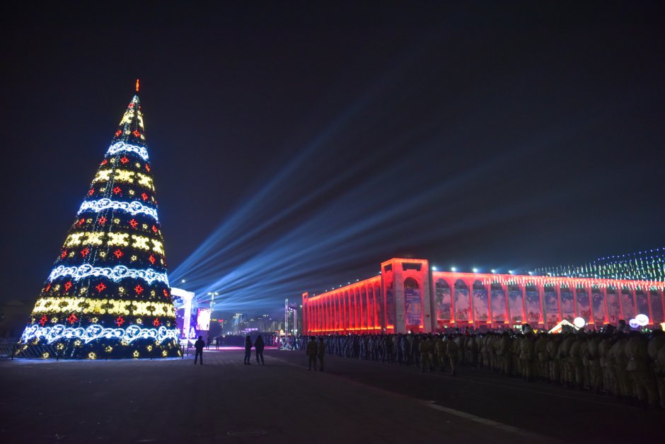 Новогодняя елка Бишкек ала ТОО