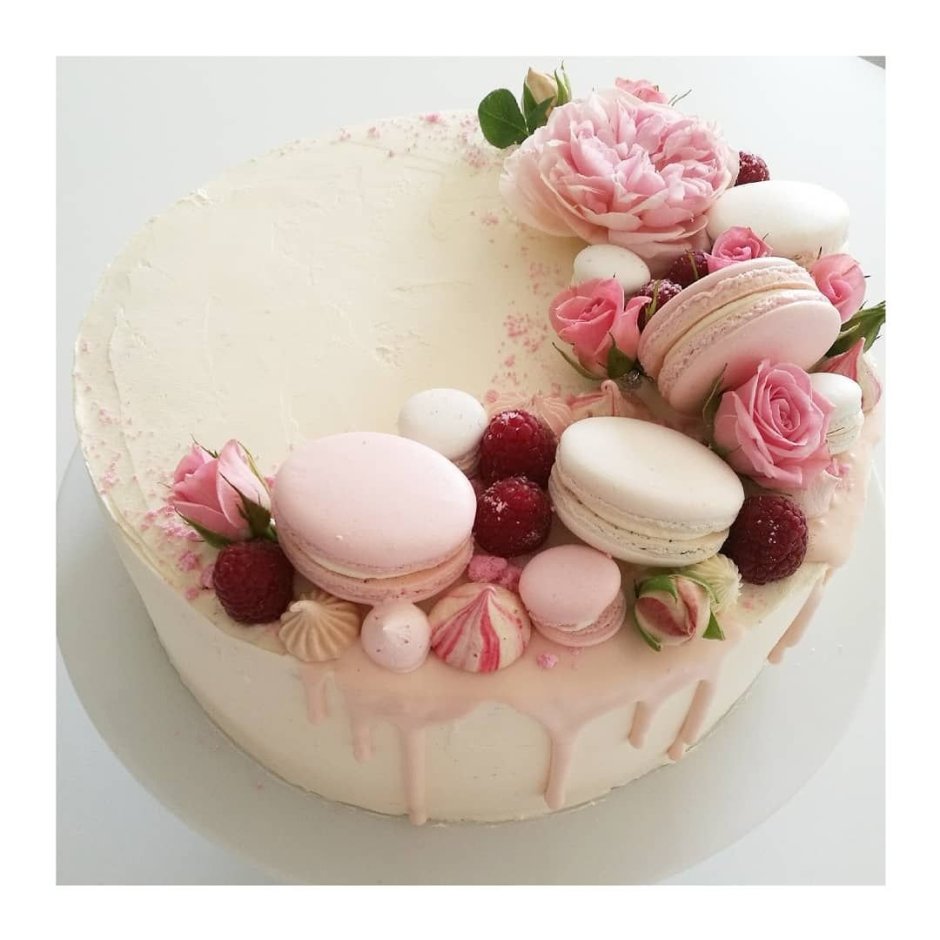 Десерты на розовом фоне