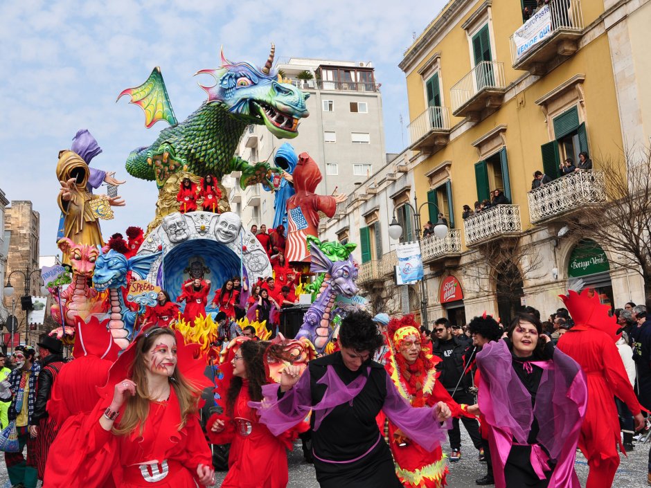 Карнавал в Ачиреале Сицилия 2022 год