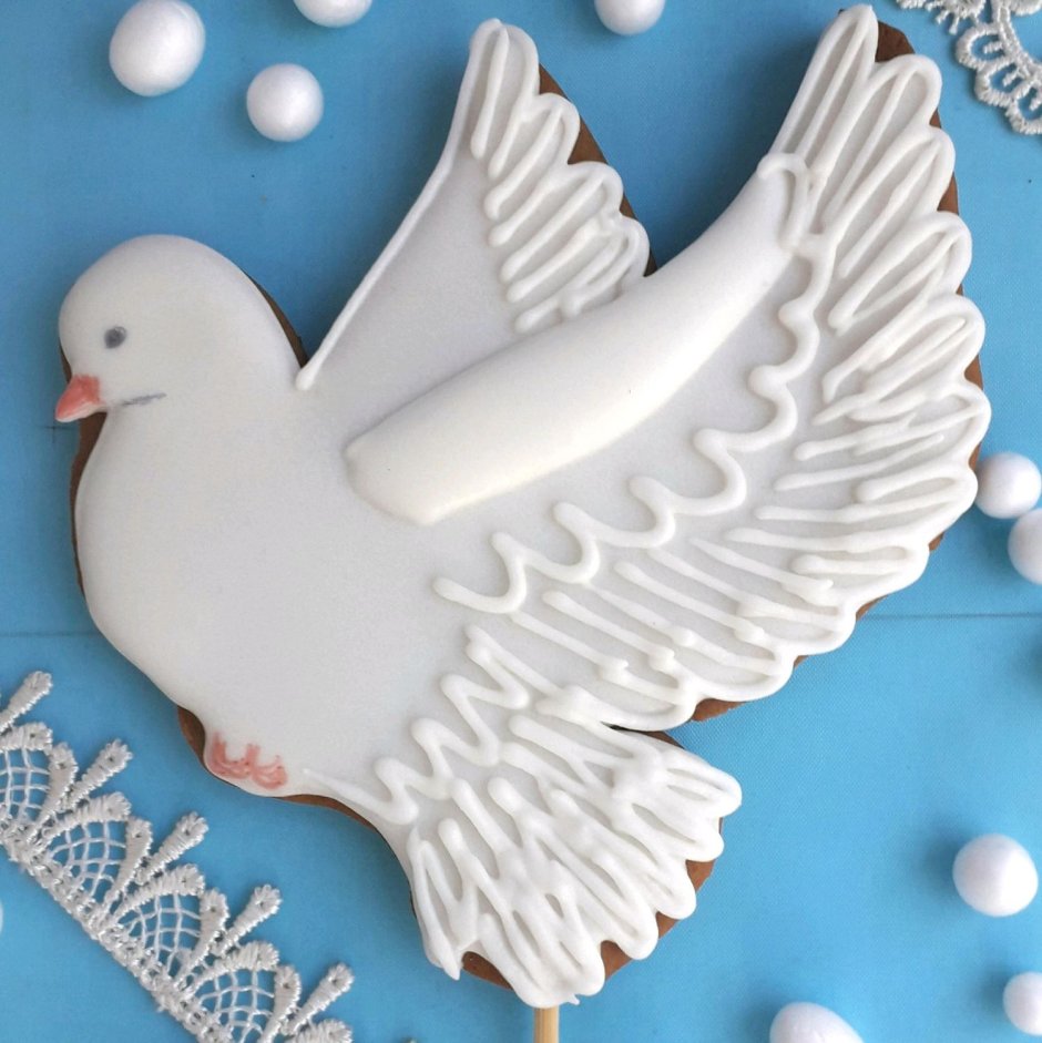 Свадебный торт с голубями