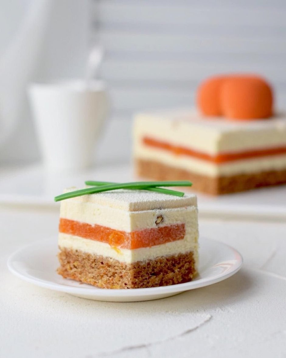 Морковный бисквитный торт