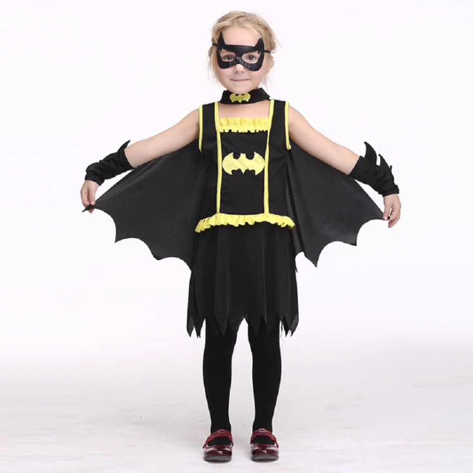 Ребенок в костюме Бэтмена