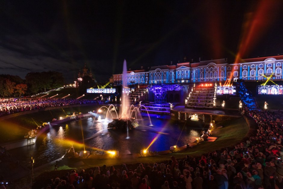 Открытие фонтанов в Петергофе в 2022