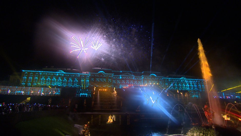Праздник фонтанов в Петергофе 2022