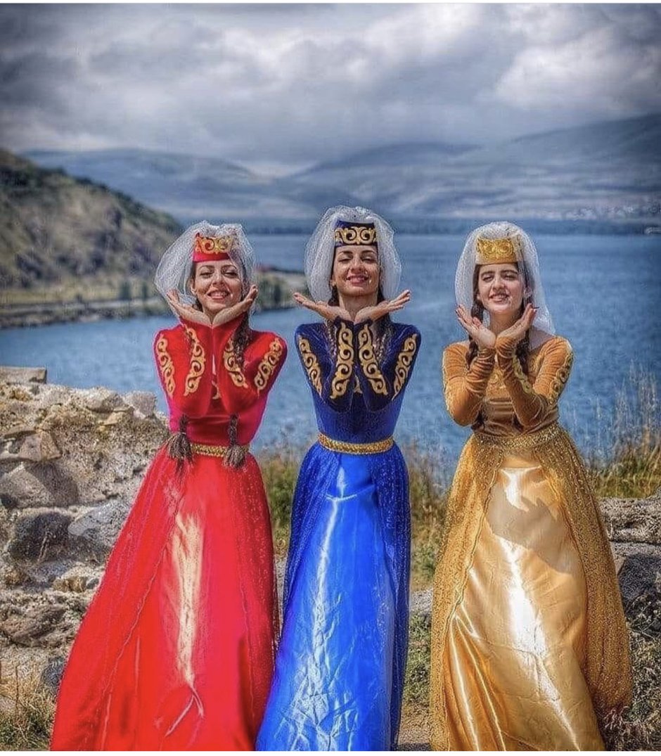Армянский национальный костюм Ереван