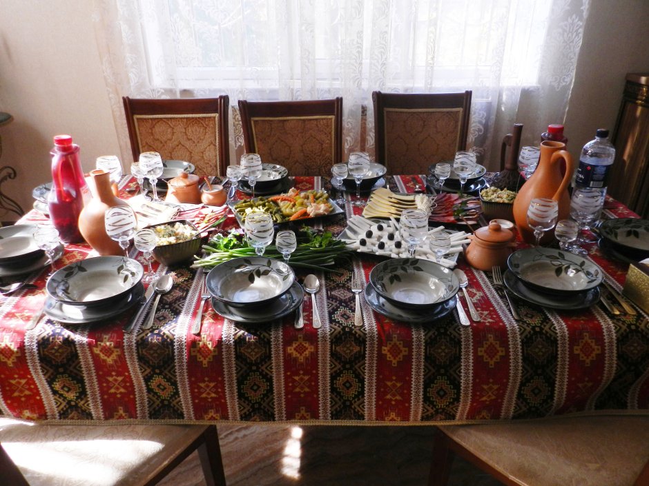 Сервировки праздничного стола в Армении