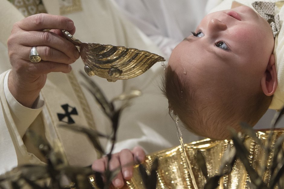 Таинство крещения в католической церкви