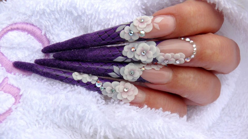 Свадебные ногти фиолетовые