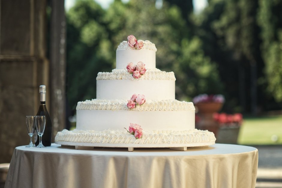 Свадебный торт сиреневый 2021