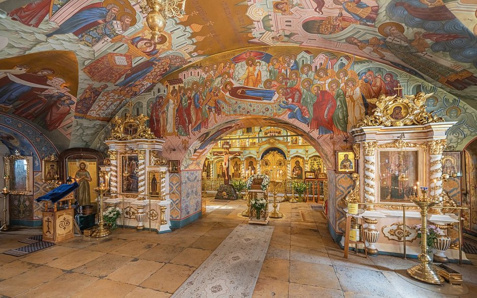Храм Рождества Богородицы в Путинках интерьер