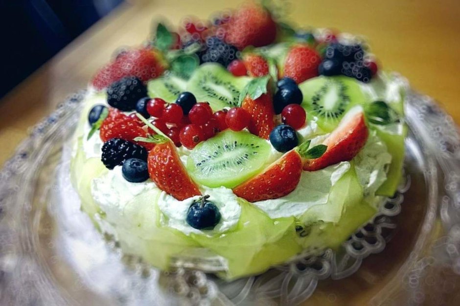 Торт с творожным кремом и фруктами
