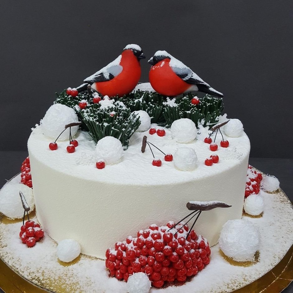 Торт со снеговиком и елками