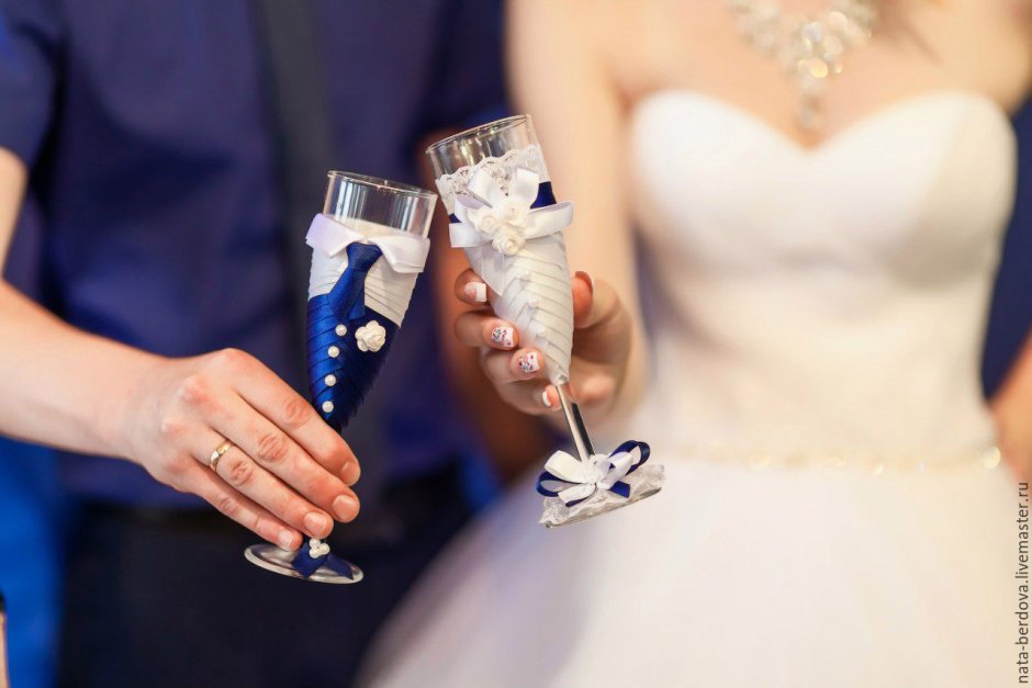 Свадьба бокалы в руках