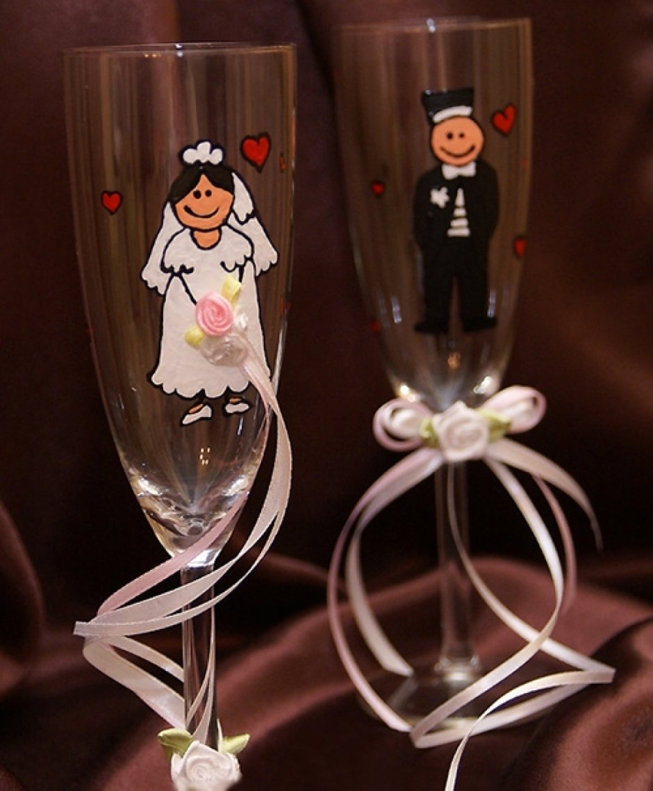 Украшенные бокалы для жениха и невесты