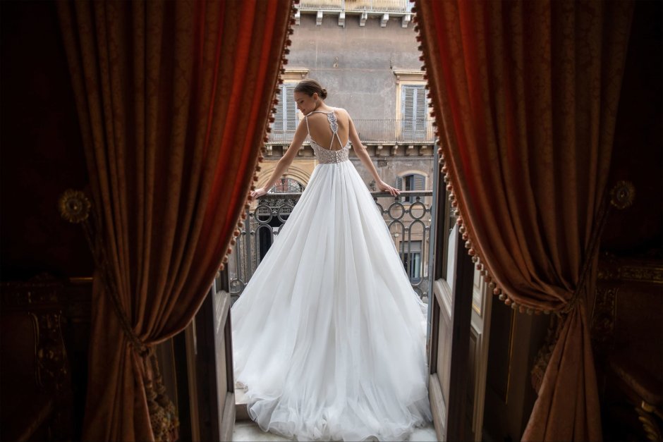 Свадебное платье Naviblue Bridal Royal