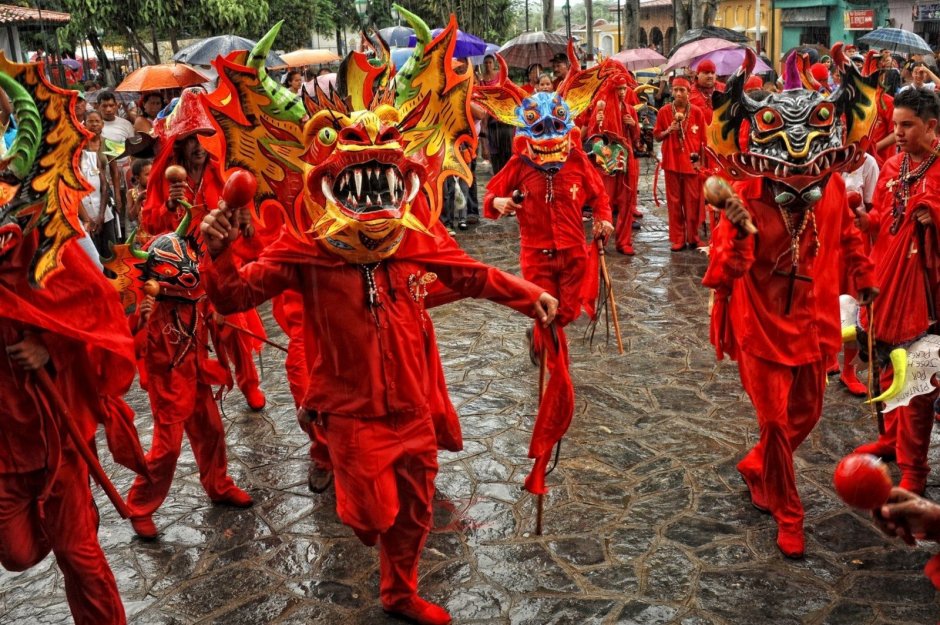 Праздник танцующих дьяволов в Сан-Франсиско-де-Яре
