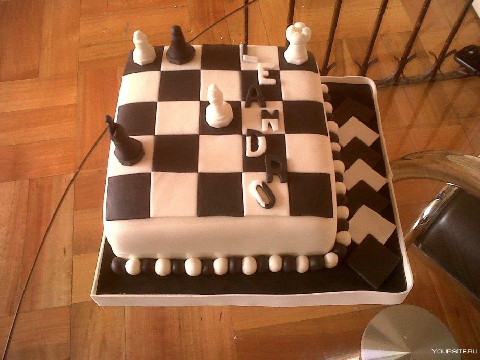 Пирожное в виде шахмат