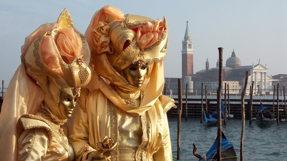 Карнавал в Венеции масок девушка