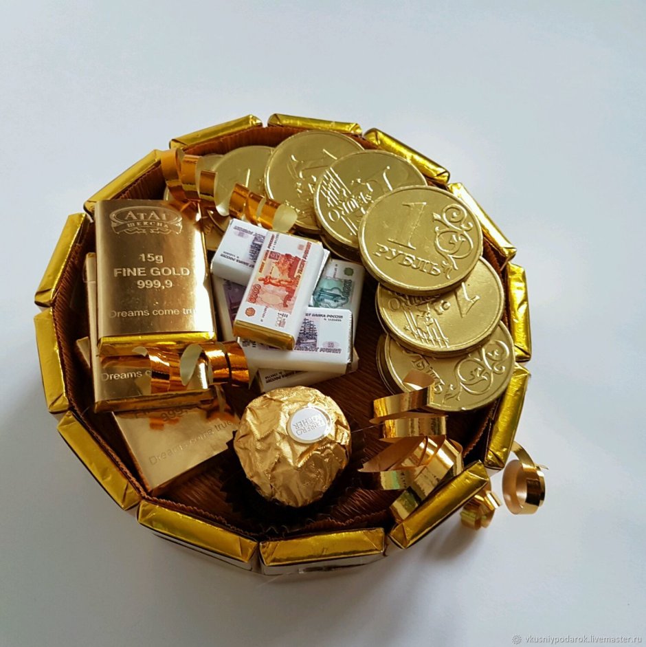 Торт с золотыми монетами