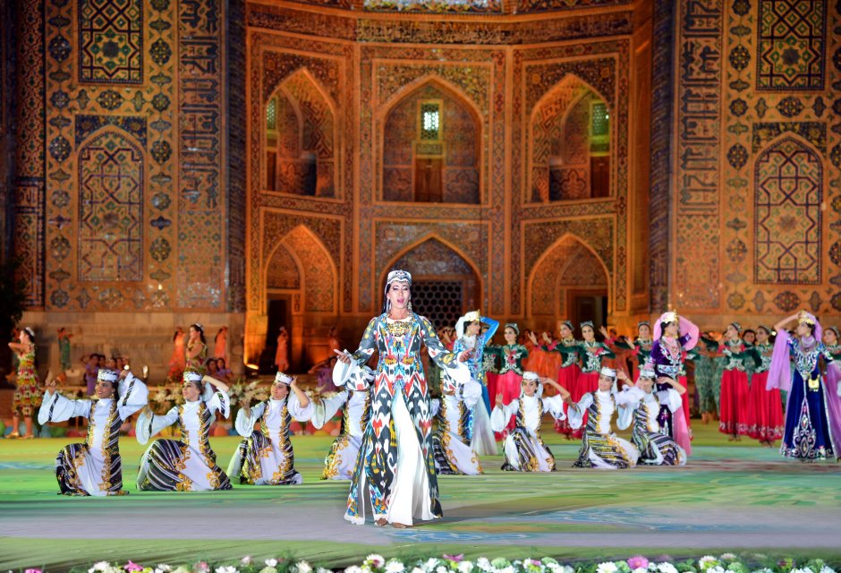 Азербайджанцы в фестивале Шарк тароналари