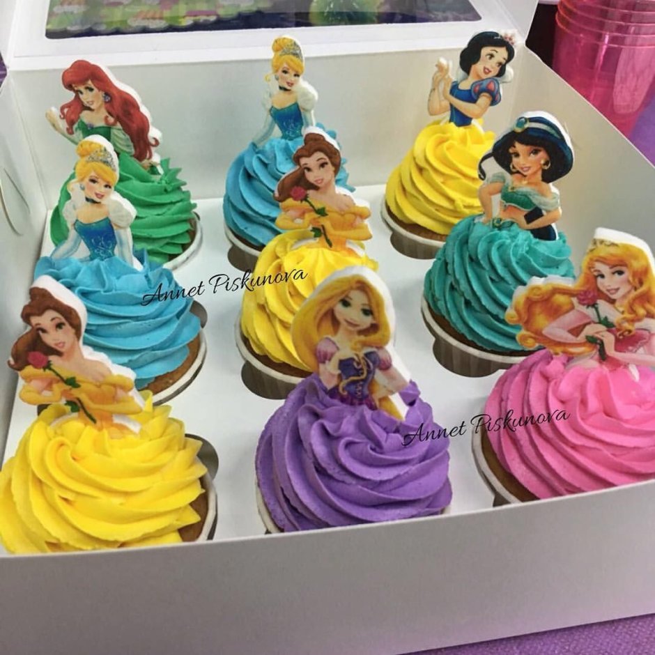 Торт для девочки с пряниками принцессой